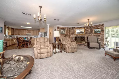 Living - 10001 Echo Glen Dr, Moss Point, MS 39562 photo 2 of 7