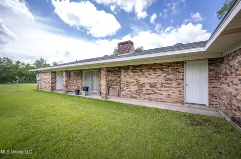 Exterior - 10001 Echo Glen Dr, Moss Point, MS 39562 photo 9 of 21