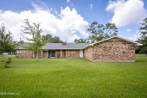 Exterior - 10001 Echo Glen Dr, Moss Point, MS 39562 photo 10 of 21