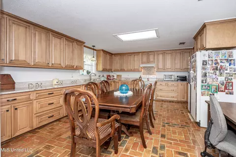 Kitchen - 10001 Echo Glen Dr, Moss Point, MS 39562 photo 1 of 5