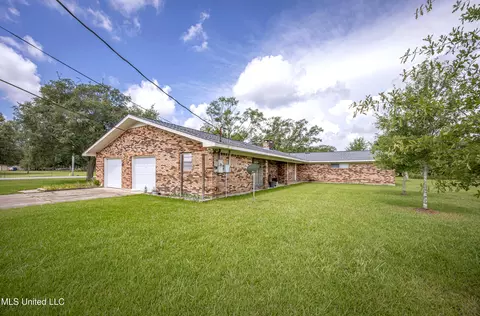 Exterior - 10001 Echo Glen Dr, Moss Point, MS 39562 photo 11 of 21