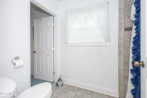Bath - 10001 Echo Glen Dr, Moss Point, MS 39562 photo 3 of 9