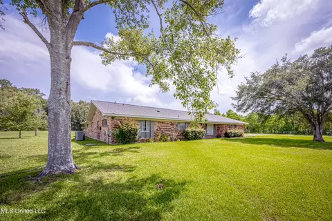 Exterior - 10001 Echo Glen Dr, Moss Point, MS 39562 photo 14 of 21