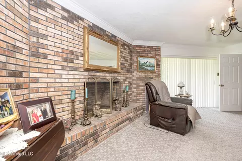 Living - 10001 Echo Glen Dr, Moss Point, MS 39562 photo 1 of 7