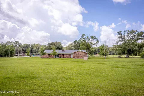 Exterior - 10001 Echo Glen Dr, Moss Point, MS 39562 photo 13 of 21