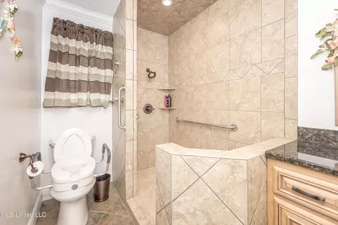 Bath - 10001 Echo Glen Dr, Moss Point, MS 39562 photo 8 of 9