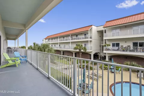 1453 E Beach Blvd #203, Pass Christian, MS 39571