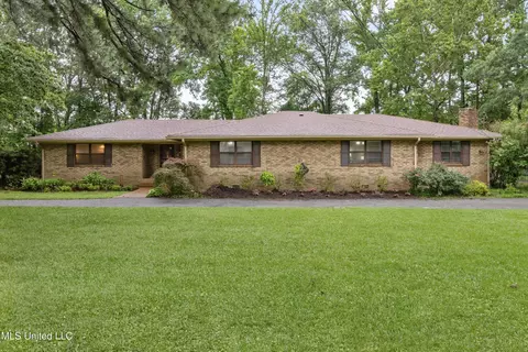 1025 Jo Ann Dr, Southaven, MS 38671