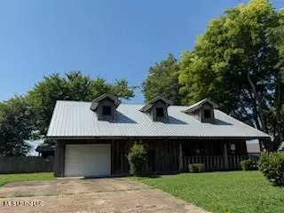 702 Page Ave, Clarksdale, MS 38614