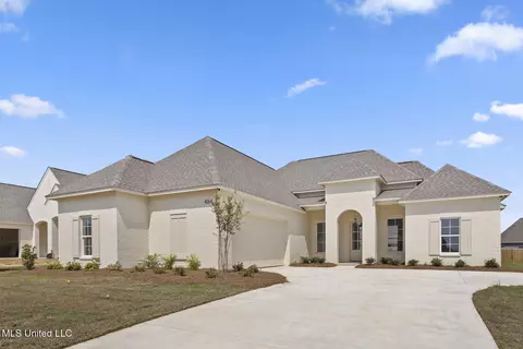 484 Aurora Cir, Canton, MS 39046