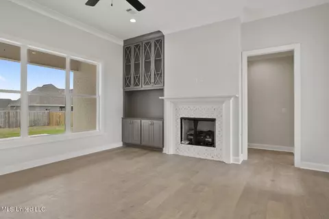 484 Aurora Cir, Canton, MS 39046 photo 6
