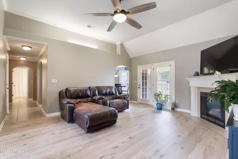 Entry Way - 139 Tanner Cv, Hernando, MS 38632 photo 3 of 4