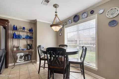 Dining - 139 Tanner Cv, Hernando, MS 38632 photo 2 of 2