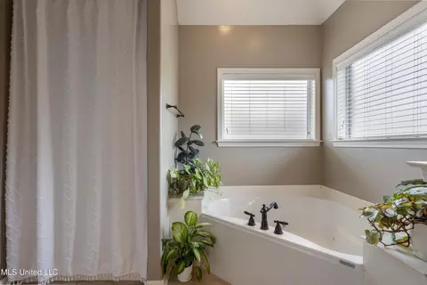 Bath - 139 Tanner Cv, Hernando, MS 38632 photo 3 of 3