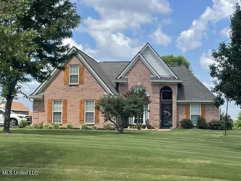 70 Tree Line Dr, Holly Springs, MS 38635