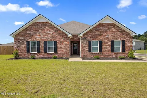 2250 Hyacinth Ln, Hernando, MS 38632