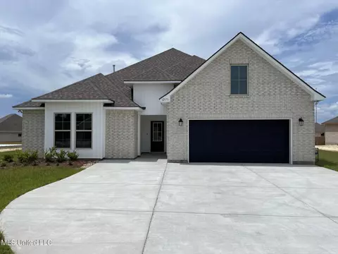 12171 Walker Rd, Ocean Springs, MS 39564
