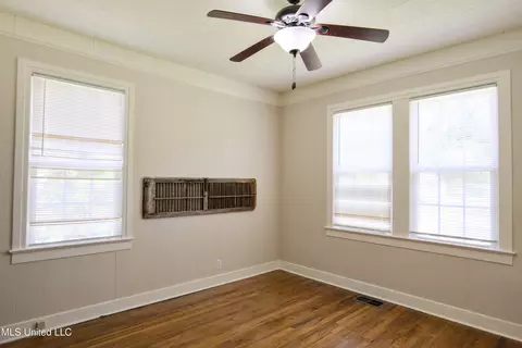 Bedroom - 392 Ashburn St, Natchez, MS 39120 photo 2 of 2