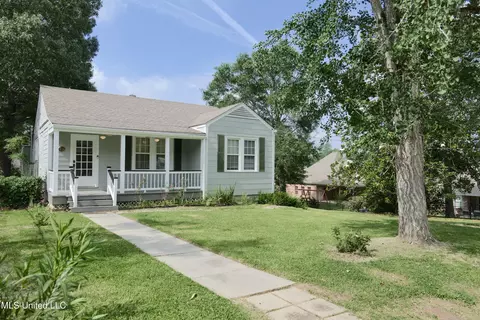 Exterior - 392 Ashburn St, Natchez, MS 39120 photo 2 of 4