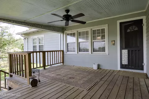 Exterior - 392 Ashburn St, Natchez, MS 39120 photo 4 of 4
