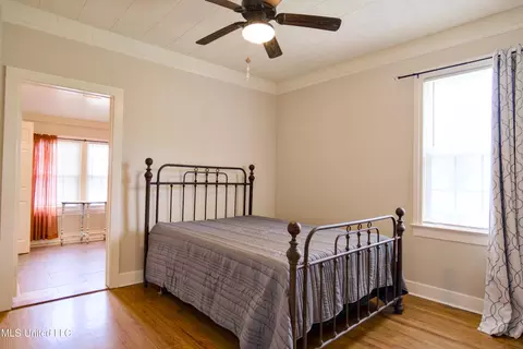 Bedroom - 392 Ashburn St, Natchez, MS 39120 photo 1 of 2