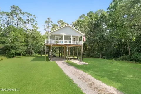 704 Timbalier St, Waveland, MS 39576