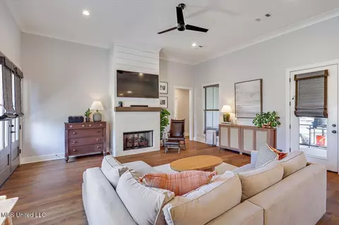 Living - 102 Hampton Trl, Madison, MS 39110 photo 3 of 3