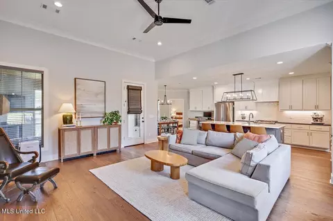 Living - 102 Hampton Trl, Madison, MS 39110 photo 1 of 3