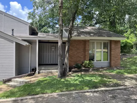 200 Woodgreen Dr #24, Madison, MS 39110