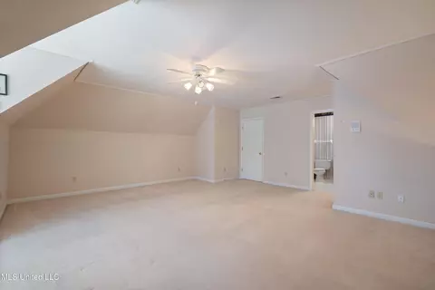Bedroom - 8136 Saddlebrook Cv, Olive Branch, MS 38654 photo 8 of 9
