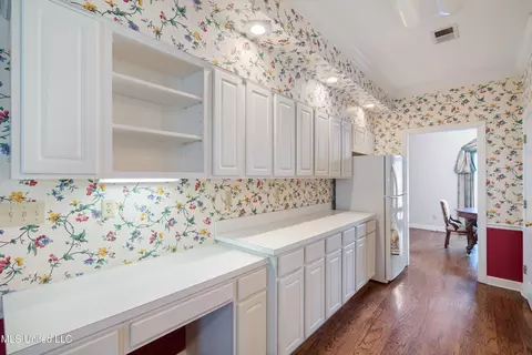 Kitchen - 8136 Saddlebrook Cv, Olive Branch, MS 38654 photo 3 of 4