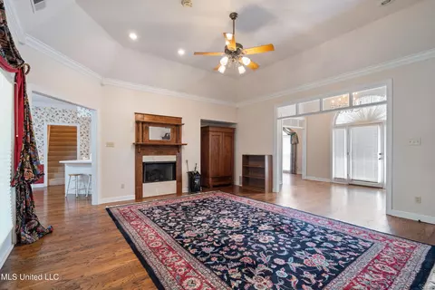 Living - 8136 Saddlebrook Cv, Olive Branch, MS 38654 photo 1 of 3