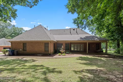 Exterior - 8136 Saddlebrook Cv, Olive Branch, MS 38654 photo 7 of 7