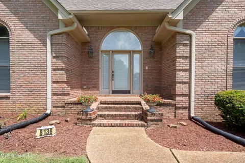 Exterior - 8136 Saddlebrook Cv, Olive Branch, MS 38654 photo 5 of 7