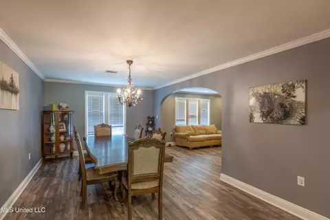 Dining - 211 Traceway Dr, Natchez, MS 39120 photo 1 of 1