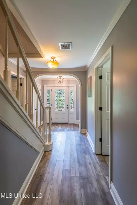 Entry Way - 211 Traceway Dr, Natchez, MS 39120 photo 3 of 3
