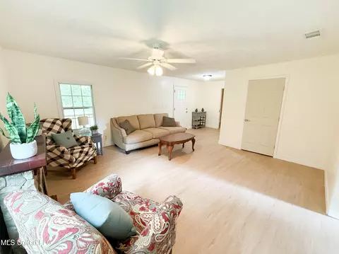 Living - 534 Scr 32 E, Forest, MS 39074 photo 1 of 5