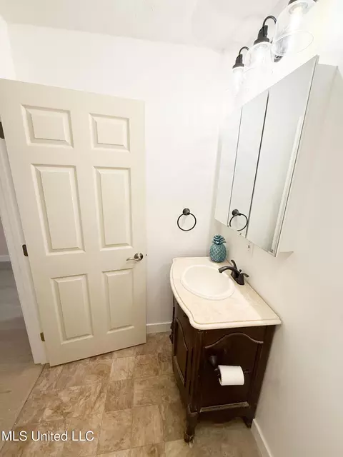 Bath - 534 Scr 32 E, Forest, MS 39074 photo 5 of 5