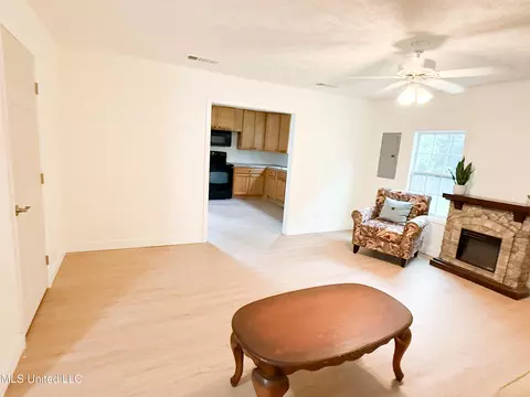 Living - 534 Scr 32 E, Forest, MS 39074 photo 4 of 5