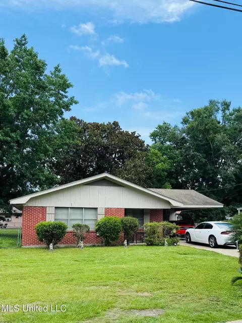 360 Spratley Ave, Biloxi, MS 39531