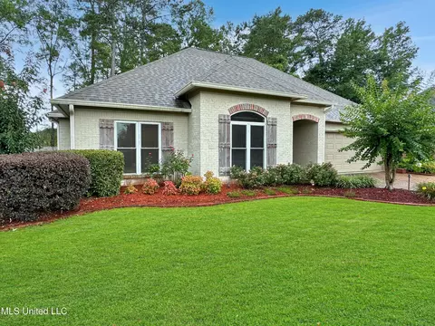 435 Old Town Cir, Brandon, MS 39042