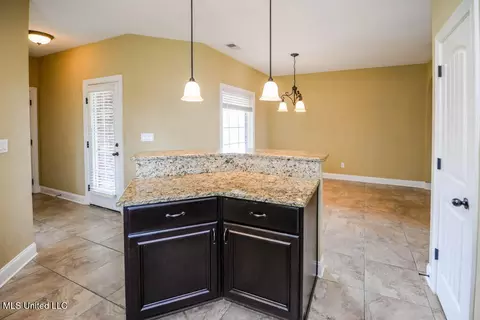 4705 Dublin, Olive Branch, MS 38654 photo 6