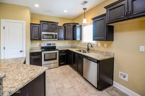 4705 Dublin, Olive Branch, MS 38654 photo 4