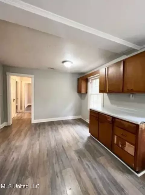 Entry Way - 2206 N 3rd Ave, Laurel, MS 39440 photo 1 of 4