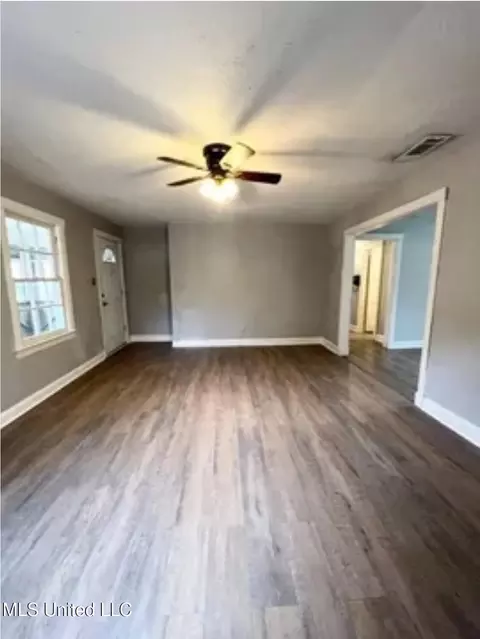 Living - 2206 N 3rd Ave, Laurel, MS 39440 photo 1 of 1