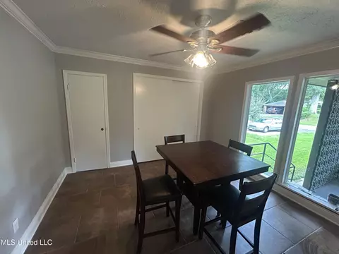 Dining - 600 Jackson Ave, Mccomb, MS 39648 photo 1 of 2