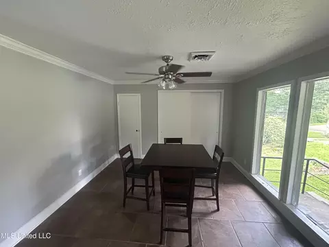 Dining - 600 Jackson Ave, Mccomb, MS 39648 photo 2 of 2