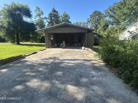 Exterior - 600 Jackson Ave, Mccomb, MS 39648 photo 7 of 8