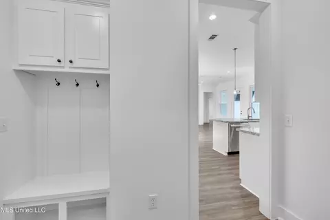 Entry Way - 202 Crestwood Pl, Madison, MS 39110 photo 2 of 2