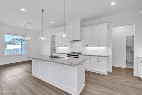 Kitchen - 202 Crestwood Pl, Madison, MS 39110 photo 1 of 2